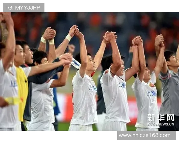 上海上港与山东鲁能激战正酣谁能在中超赛场笑到最后