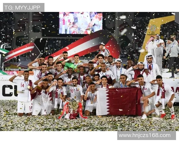 中国队迎战卡塔尔队全力争胜展现足球实力与团队精神